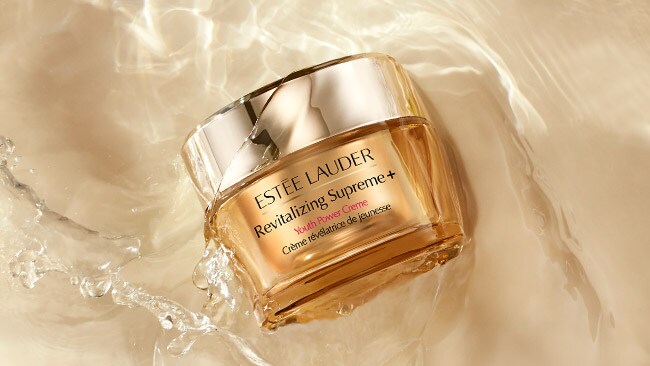 foto di Revitalizing Supreme Youth Power Creme utilizzata nella routine di skin flooding della pelle